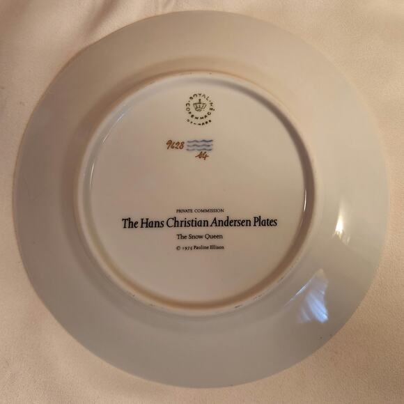 Royal Copenhagen Hans Christian Andersen Fairly Tale Plate 7.5” - The Snow Queen - Picture 2 of 6